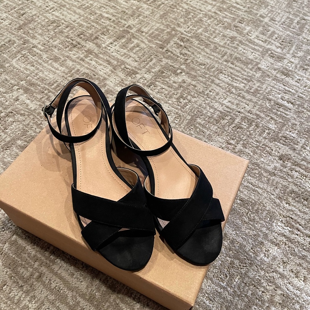 LOFT Women's Sandals/Size 6.5 / Excellent condition